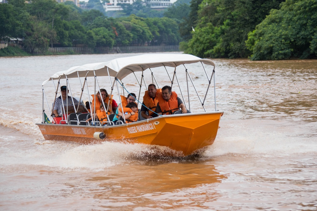 Passeio De Barco No Rio Piracicaba Op O De Lazer Na Noiva Da Colina